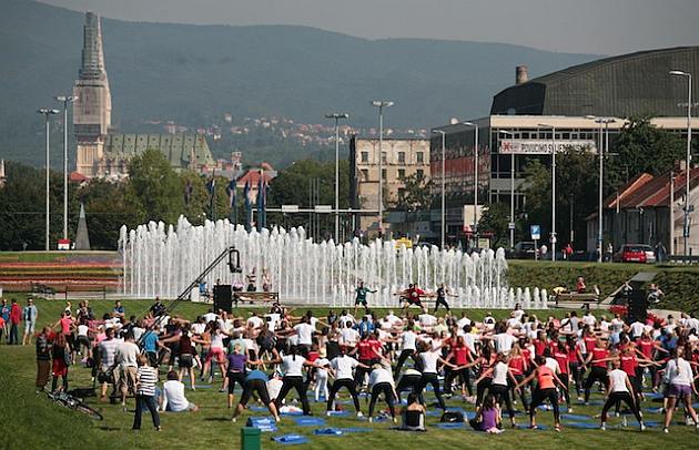 Zagreb se pokrenuo: Čak 500 vježbača kod novih fontana