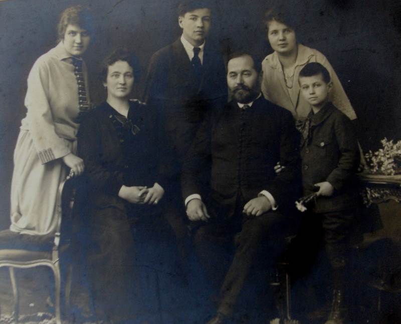 Stjepan Radić s obitelji