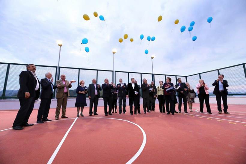 KUPLJENOVO: Otvorena dograđena osnovna škola, sa sportskim igralištem na krovu