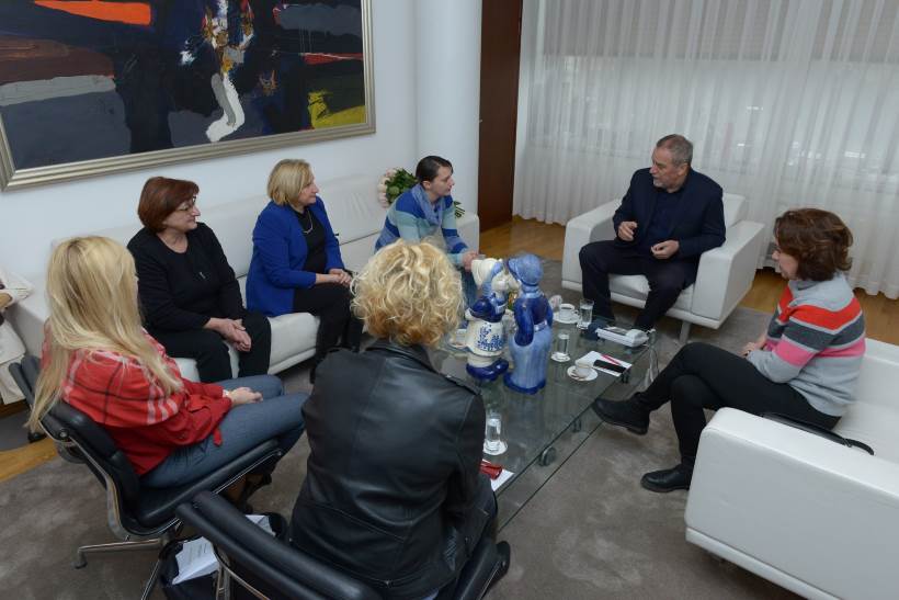 Bandić primio 'djevojčicu u plavom kaputiću' i obećao potporu projektu Kuća sjećanja u Vukovaru