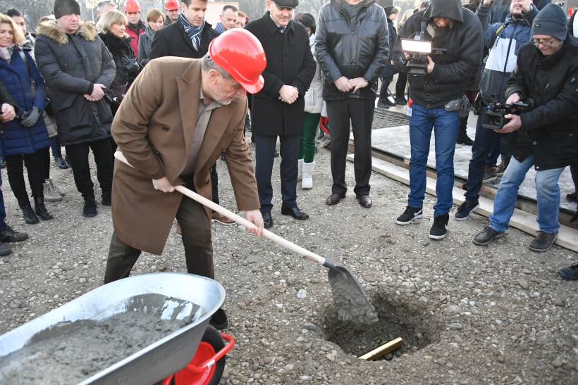 Bandić položio kamen temeljac za izgradnju Osnovne škole u Središću