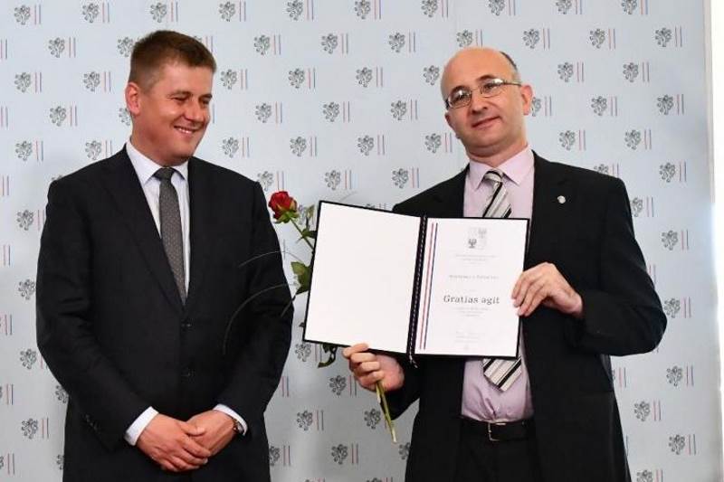 VELIKO PRIZNANJE: Marijanu Lipovcu uručena nagrada češkog Ministarstva vanjskih poslova