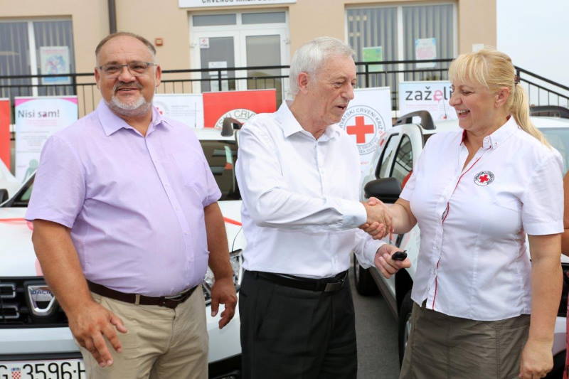 Donacijom osam automobila Zagrebačka županija podupire projekt "Zaželi"
