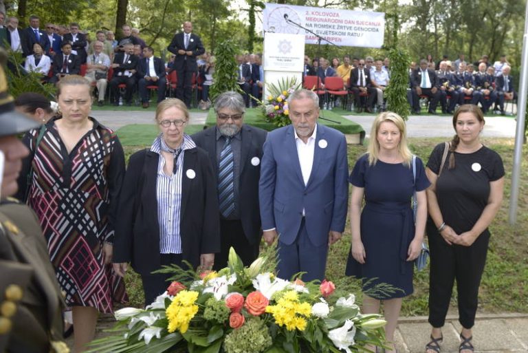 Bandić na komemoraciji romskim žrtvama genocida govorio i o spomeniku žrtvama Holokausta