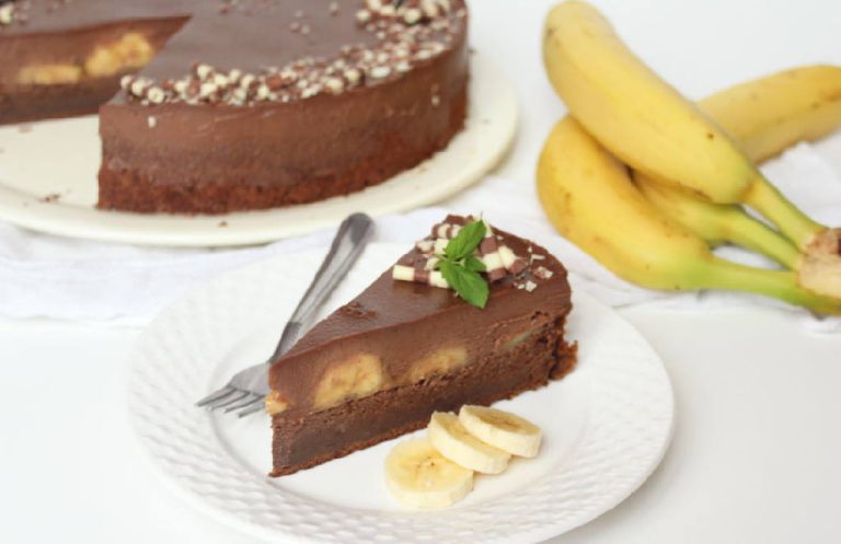 SAVRŠENA KOMBINACIJA: Čokoladna torta s karameliziranim bananama