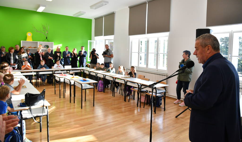 ZA 111. ROĐENDAN: Svečano otvoren obnovljeni stari objekt Osnovne škole Pantovčak