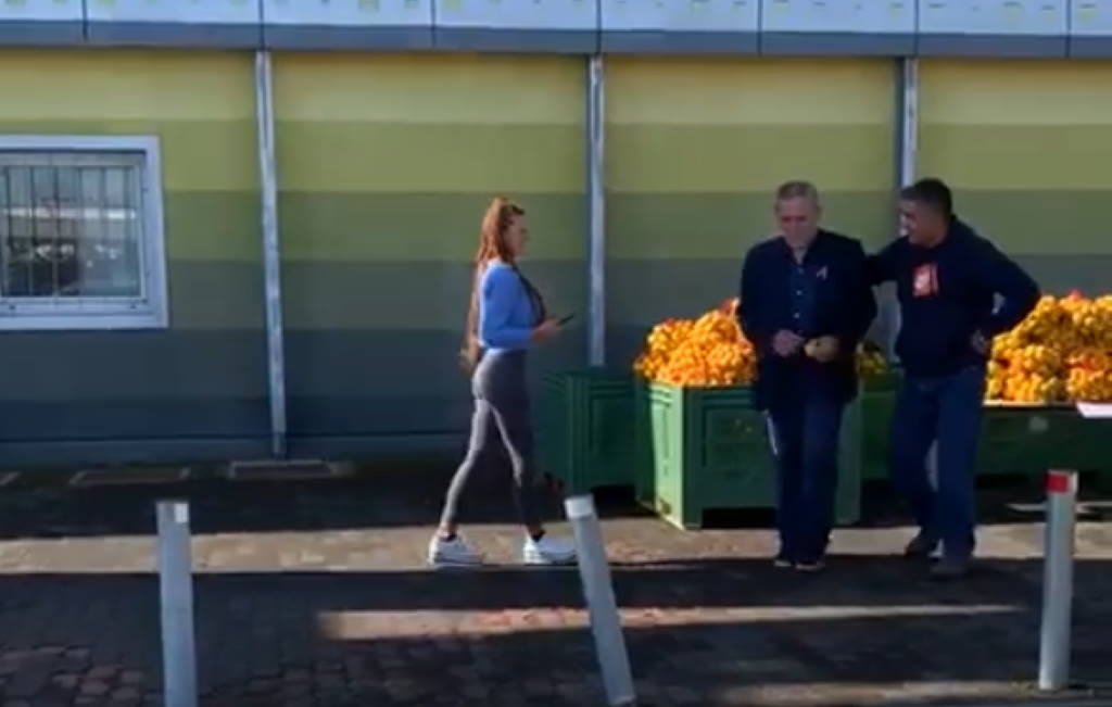 POGLEDAJTE VIDEO: Gradonačelnik Bandić posjetio popularnu prodavačicu mandarina