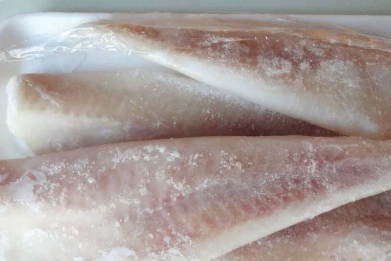 OVO NEMOJTE JESTI! Ministarstvo objavilo da se s tržišta povlače brzo smrznuti fileti oslića