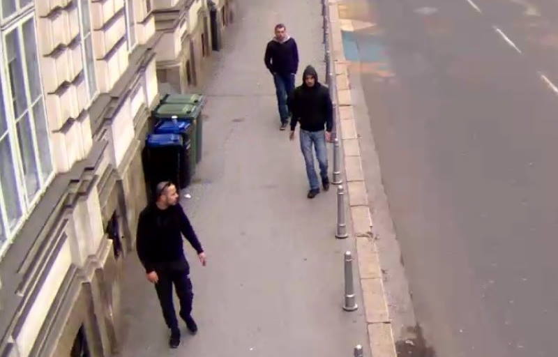 DOBRO POGLEDAJTE OVE SLIKE: Ovu trojicu zagrebačka policija traži zbog razbojništva