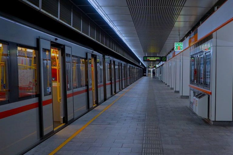 Vlakovi bečkog metroa kočenjem proizvode struju za napajanje pokretnih stepenica, dizala i rasvjete