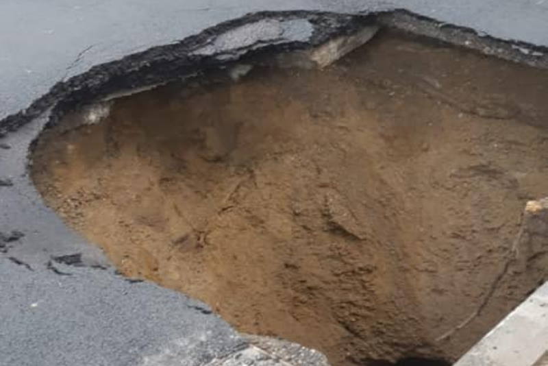 Nova rupa na Bukovačkoj: Očitovale se gradske institucije, kažu da je popustio kanal ispod ceste