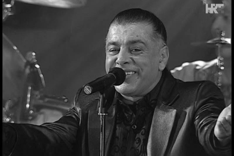 OTIŠAOJE AKI: U 67. godini preminuo legendarni pjevač Parnog valjka