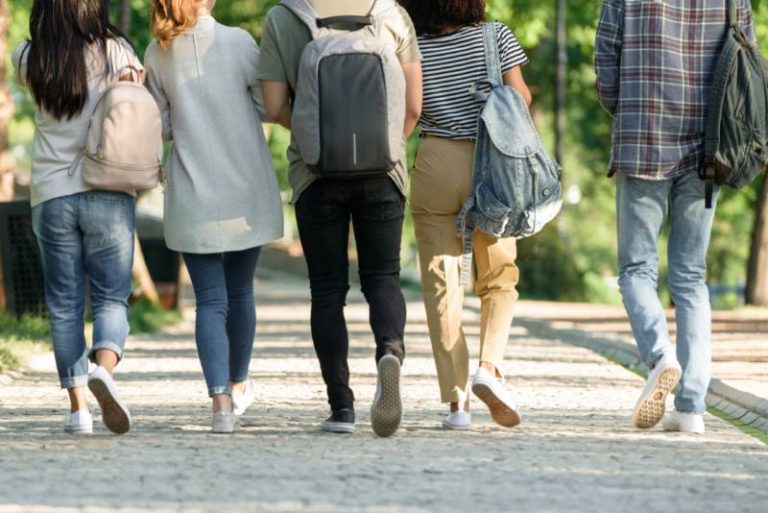 Psiholozi zabrinuti, gotovo trećina zagrebačkih srednjoškolaca se samoranjava, mnogo je depresivnih
