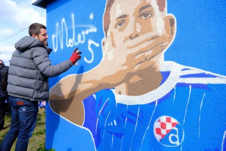 SVEČANOST NA ŽITNJAKU: Dinamov kapetan i najtrofejniji igrač u klupskoj povijesti dobio mural