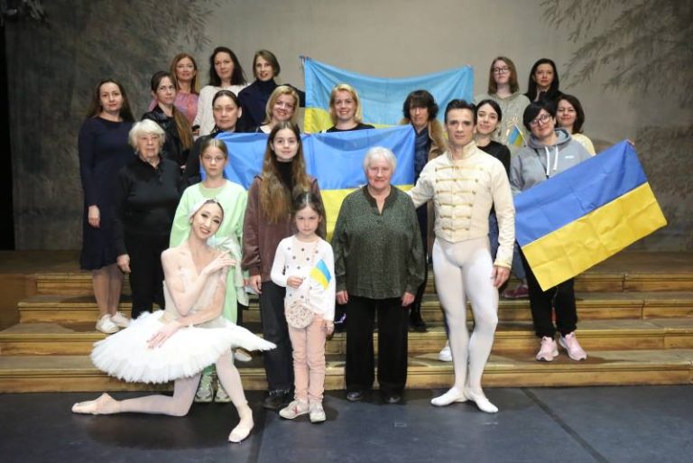 Zagrebački HNK na sinoćnjoj izvedbi baleta Labuđe jezero ugostilo izbjeglice iz Ukrajine