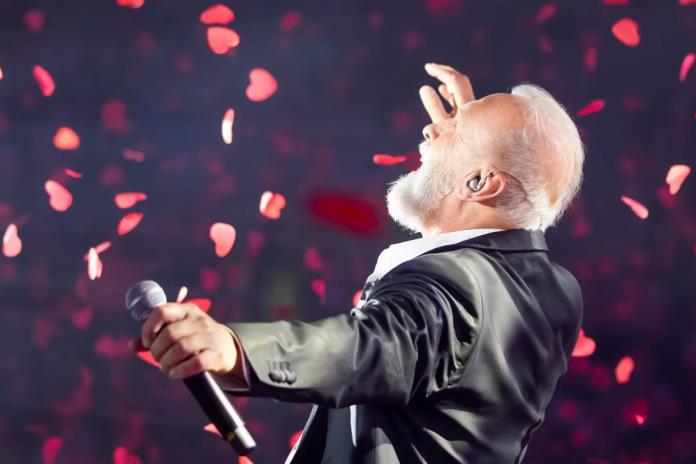Dino Merlin priredio publici pravi spektakl na dva rasprodana koncerta u Osijeku: “Širimo ljubav i poštovanje”