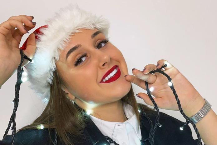 “Božić bijeli dolazi”: Prva božićna pjesma mlade Kornelije osvaja top liste [VIDEO]