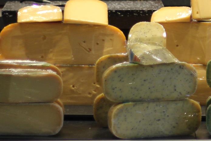 NEMOJTE GA KONZUMIRATI: Popularni sir povučen s tržišta zbog opasne bakterije!