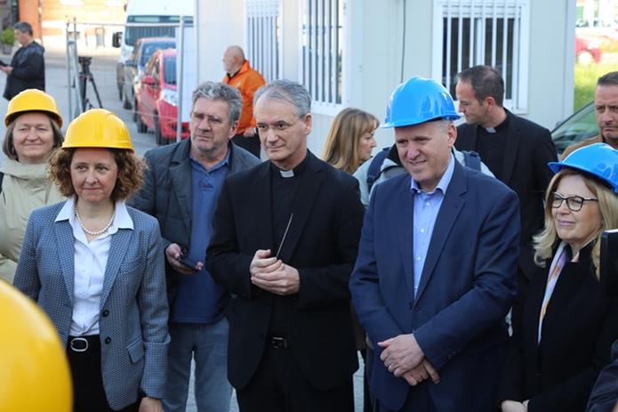 OBNOVA ZAGREBA: Ministar Bačić i ministrica Obuljen Koržinek obišli Katedralu i Nadbiskupski dvor