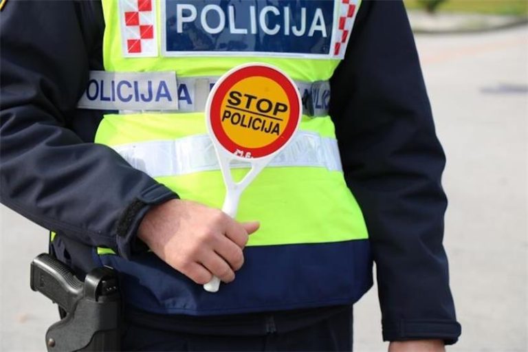 Policija uhitila 34-godišnju vozačicu mopeda, sud joj izrekao kaznu od 1320 eura