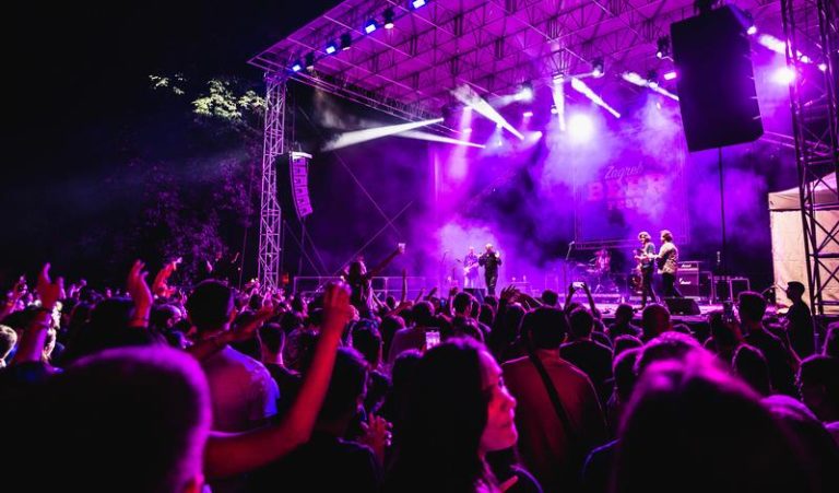 Glazbene legende otvorile Zagreb Beer Fest: Daleka obala i Alen Vitasović oduševili publiku prvog dana festivala