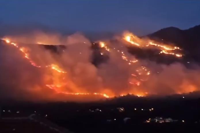 VATROGASCI OBJAVILI VIDEO: Vjetar rasplamsao požar kod Dubrovnika, kanderi se morali povući