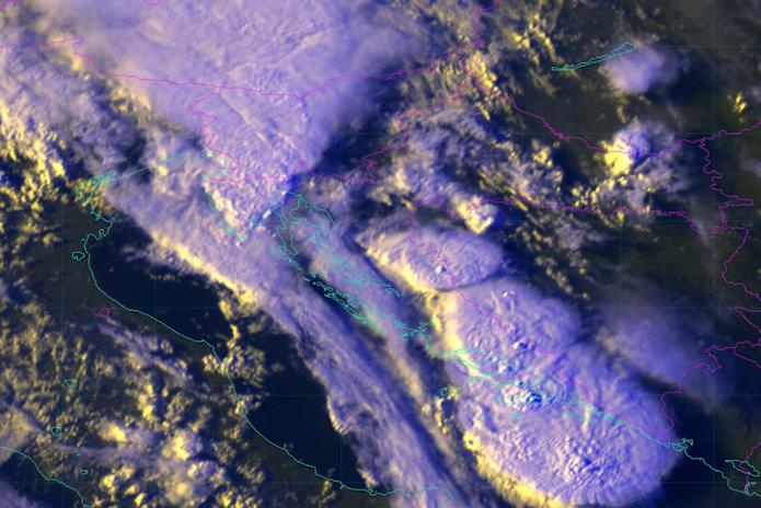 NEVRIJEME: U Istri jak vjetar rušio stabla, DHMZ objavio satelitsku snimku nevremena u Dalmaciji…