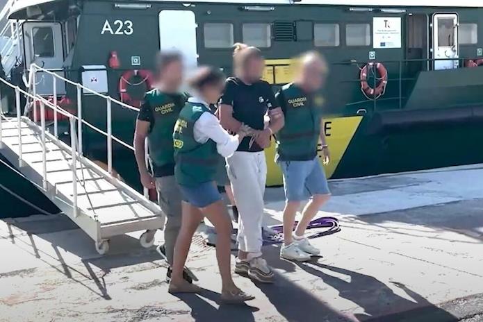 POLICIJA OBJAVILA SNIMKU: Hrvat i Srbin uhićeni kod Kanarskih otoka, zaplijenjeno 700 kg kokaina