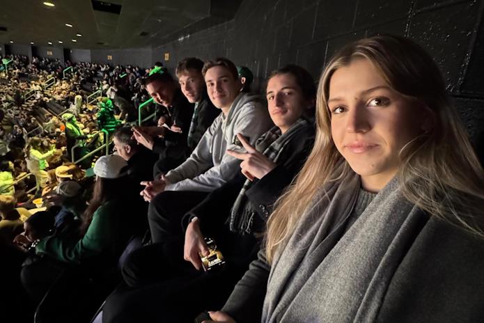 Zagrebački gimnazijalci na videozidu utakmice Celticsa i Bullsa u Bostonu